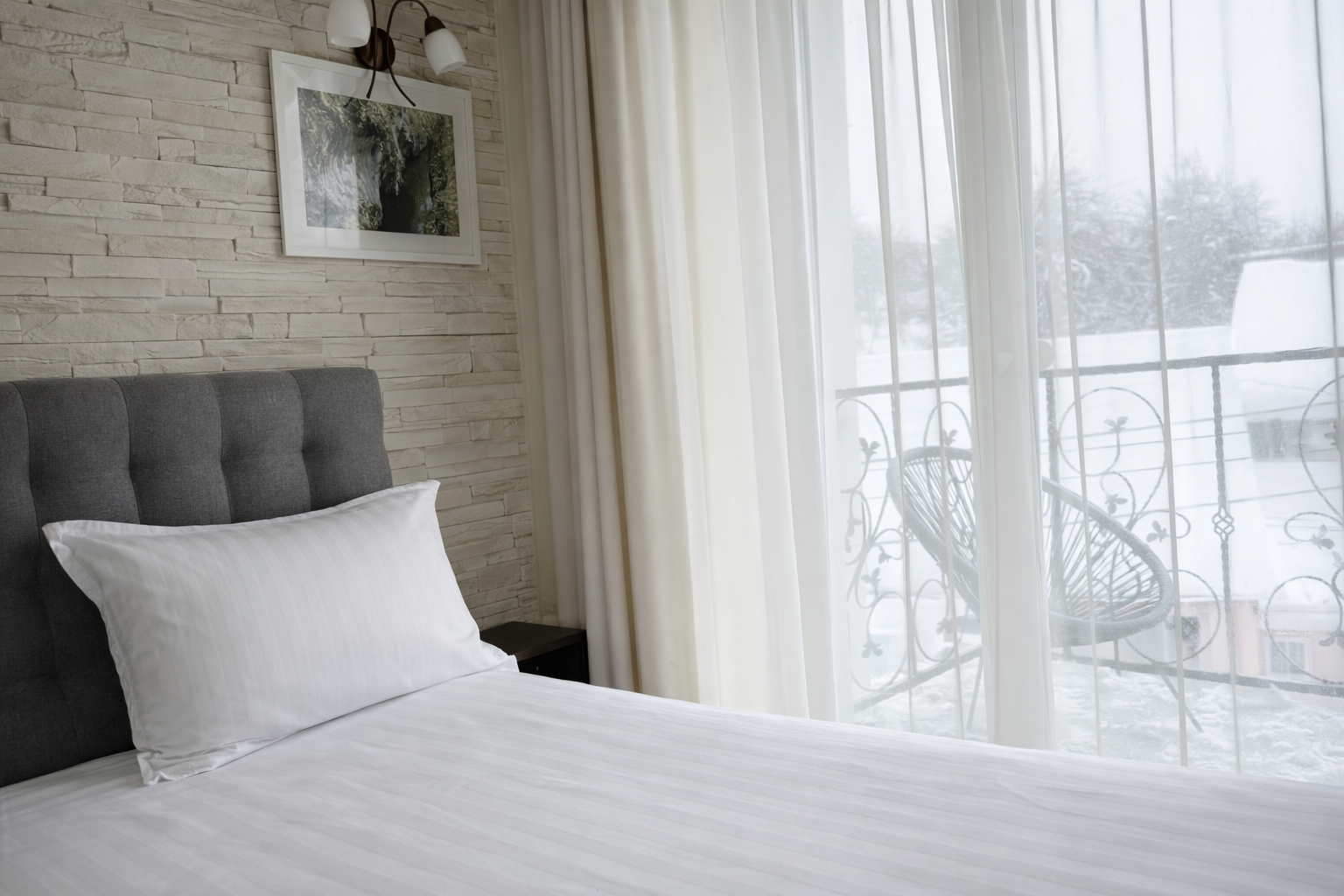 Cameră Matrimonială cu Balcon (4 camere) - Imagine3